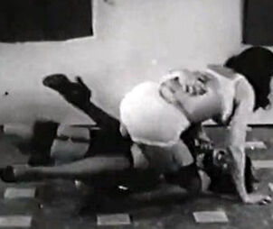 Lesbos get Elation on the Floor (1950s Vintage)