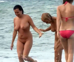Naked beach yam-sized mammories
