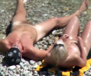 Hasty hump in the remote beach hidden camera